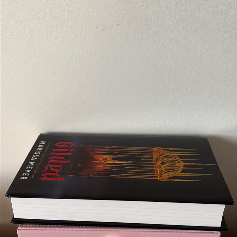 Signed First Edition Gilded Hardcover Book by Marissa Meyer YA fantasy books - Picture 6 of 13